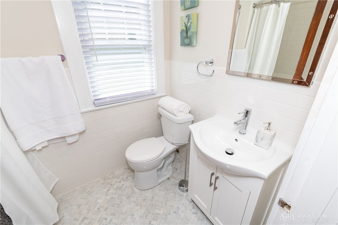 322 Wiltshire Boulevard