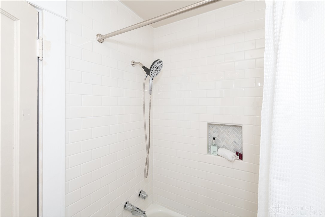 322 Wiltshire Boulevard