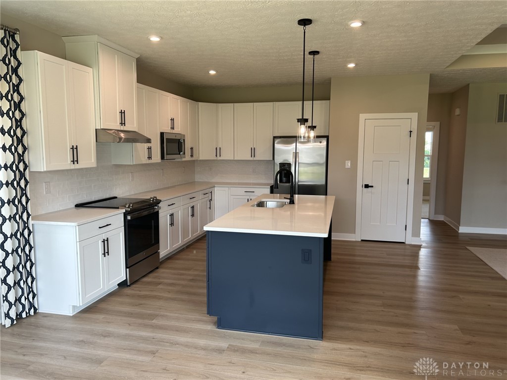 7061 Rivendell Circle