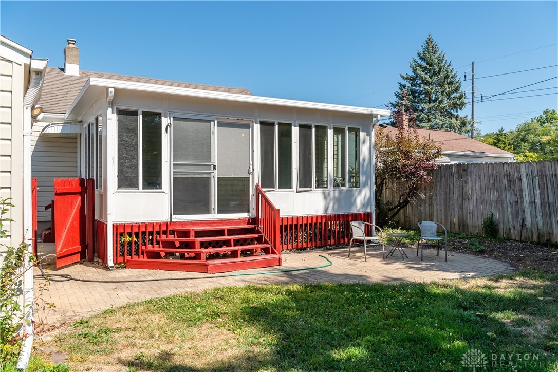 4534 Woodcliffe Avenue