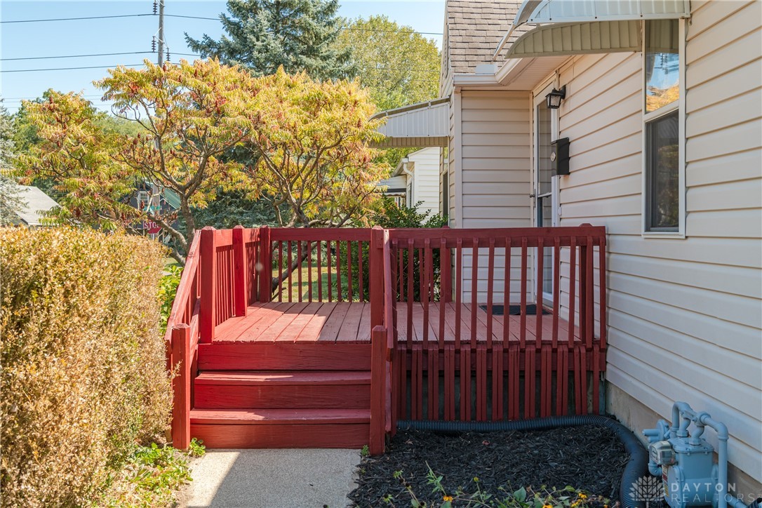 4534 Woodcliffe Avenue