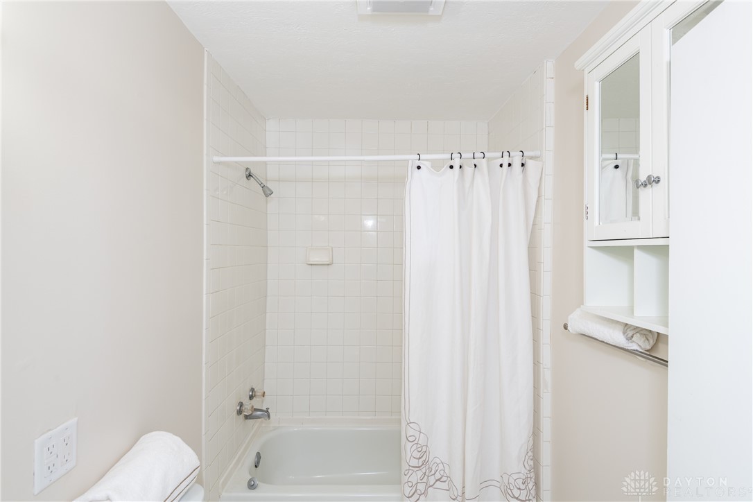 4534 Woodcliffe Avenue