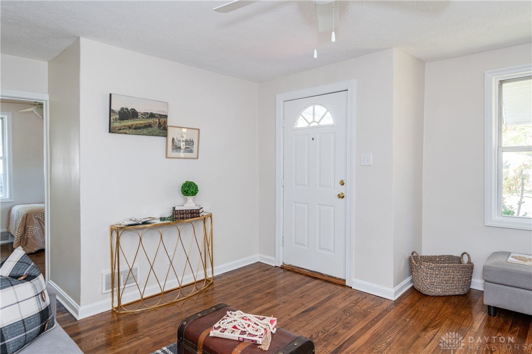 4534 Woodcliffe Avenue