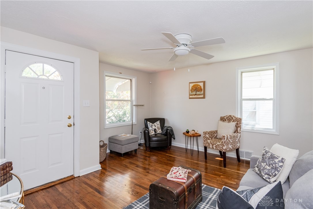 4534 Woodcliffe Avenue