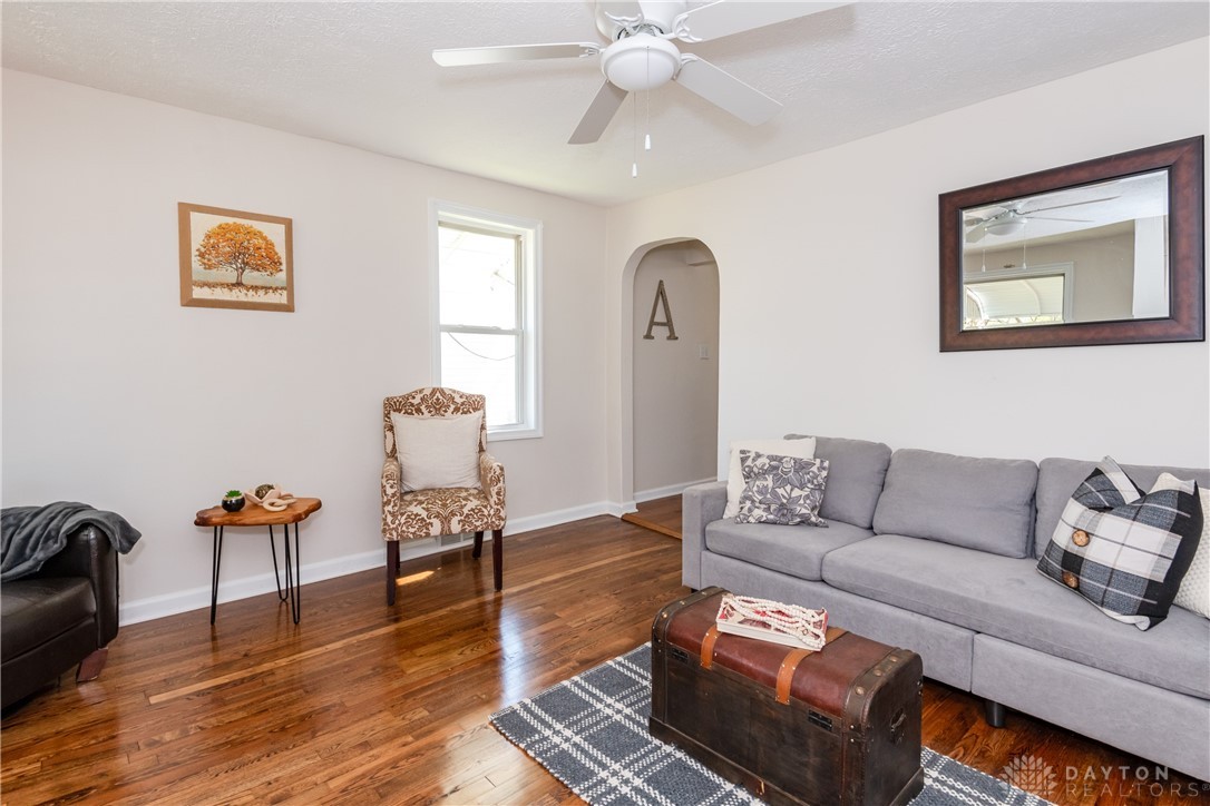 4534 Woodcliffe Avenue