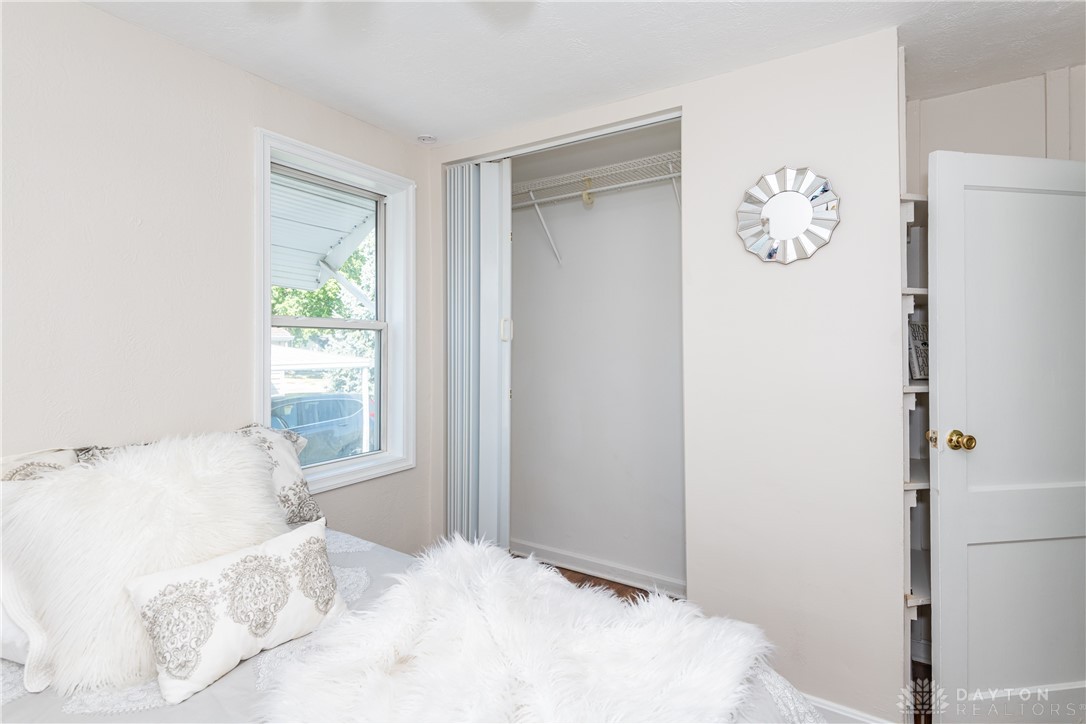 4534 Woodcliffe Avenue