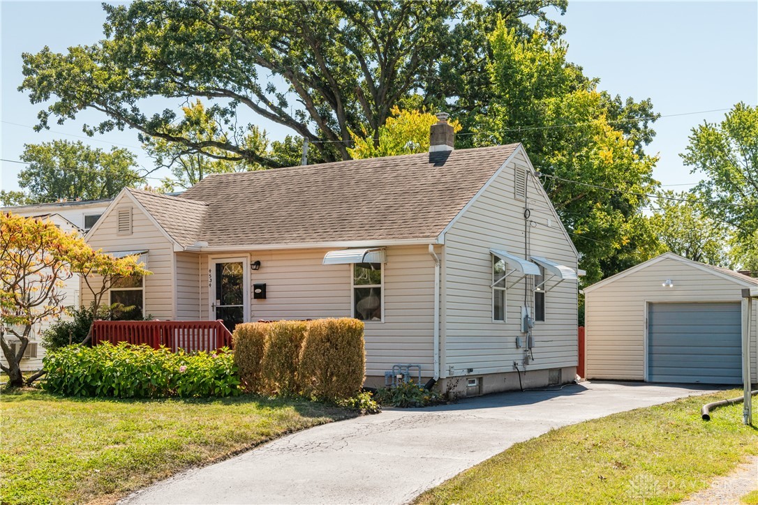 4534 Woodcliffe Avenue