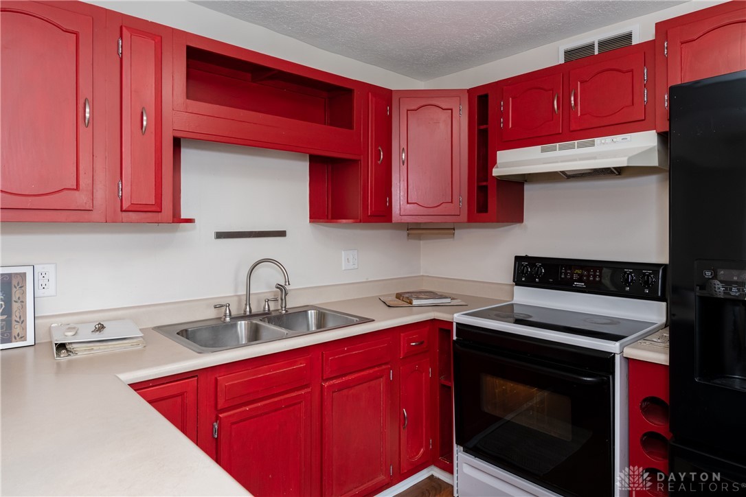 4534 Woodcliffe Avenue