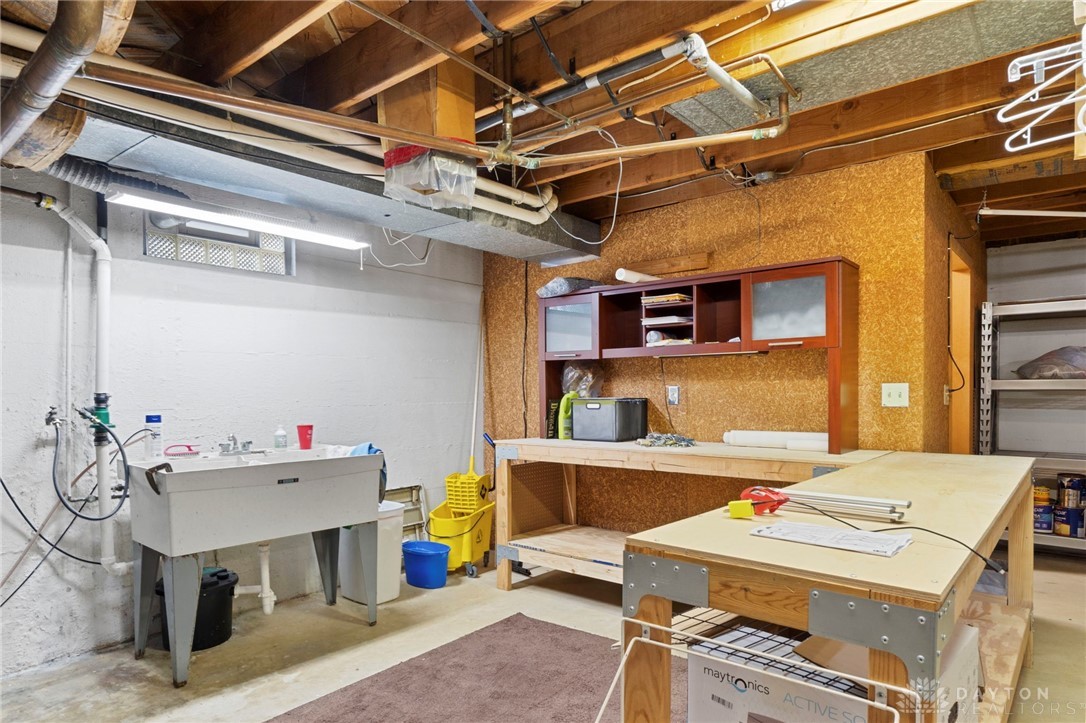 2592 Green Hills Drive