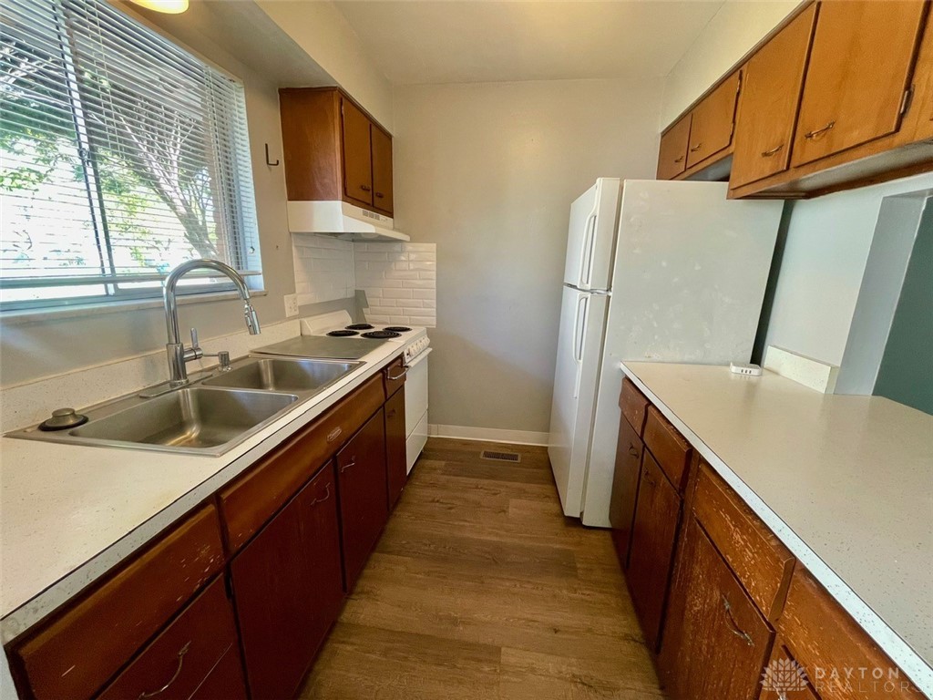 425 Suncrest Drive 1 & 2