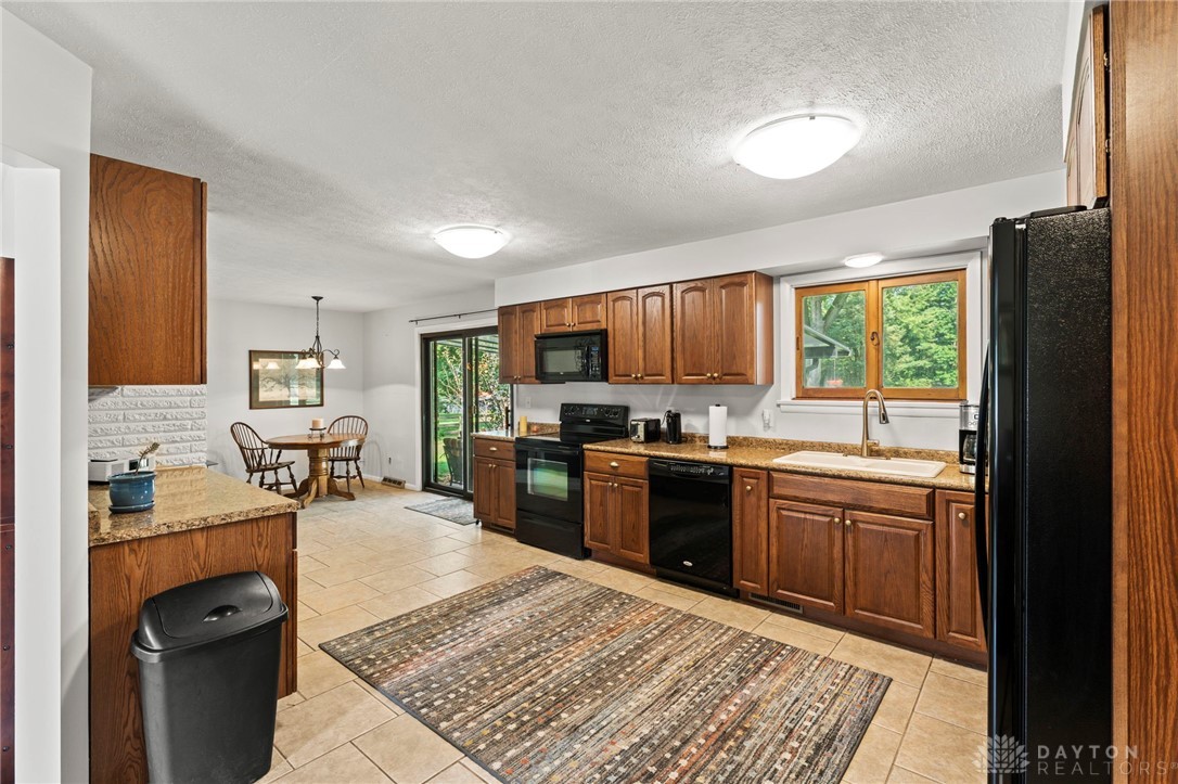 8423 Red Lion 5 Points Road