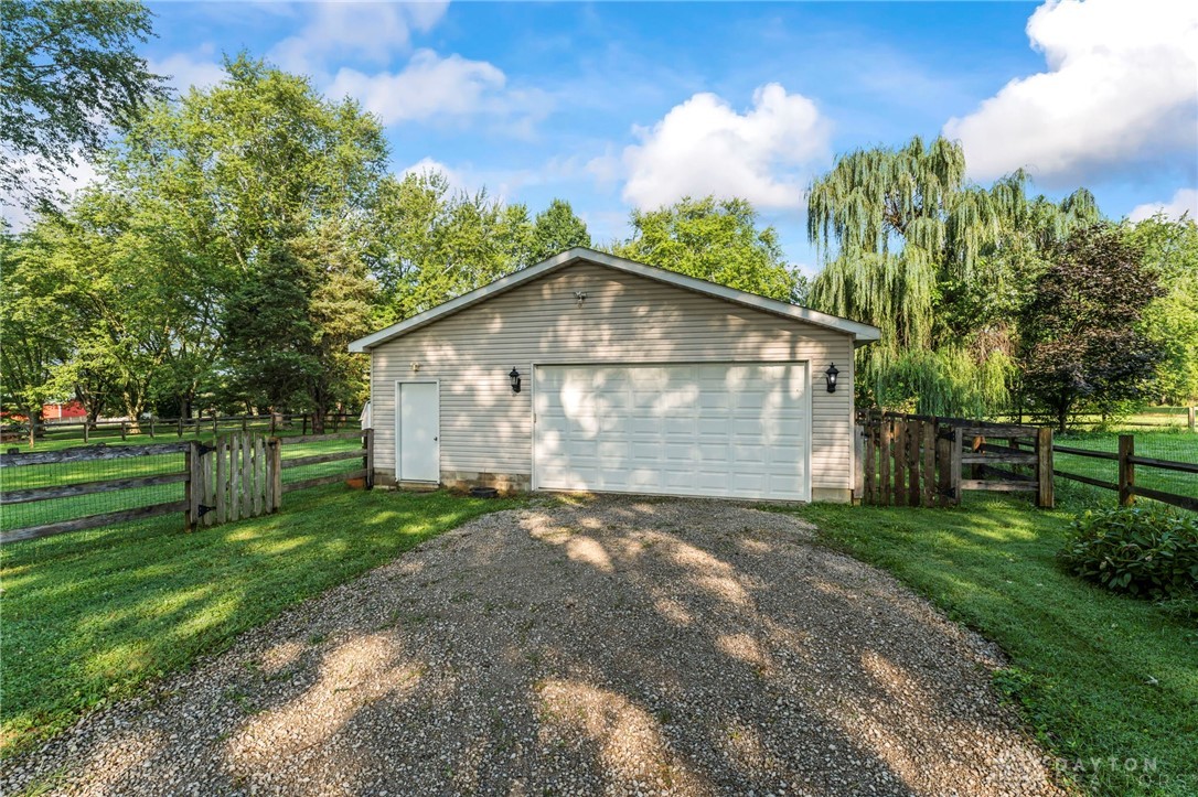 8423 Red Lion 5 Points Road