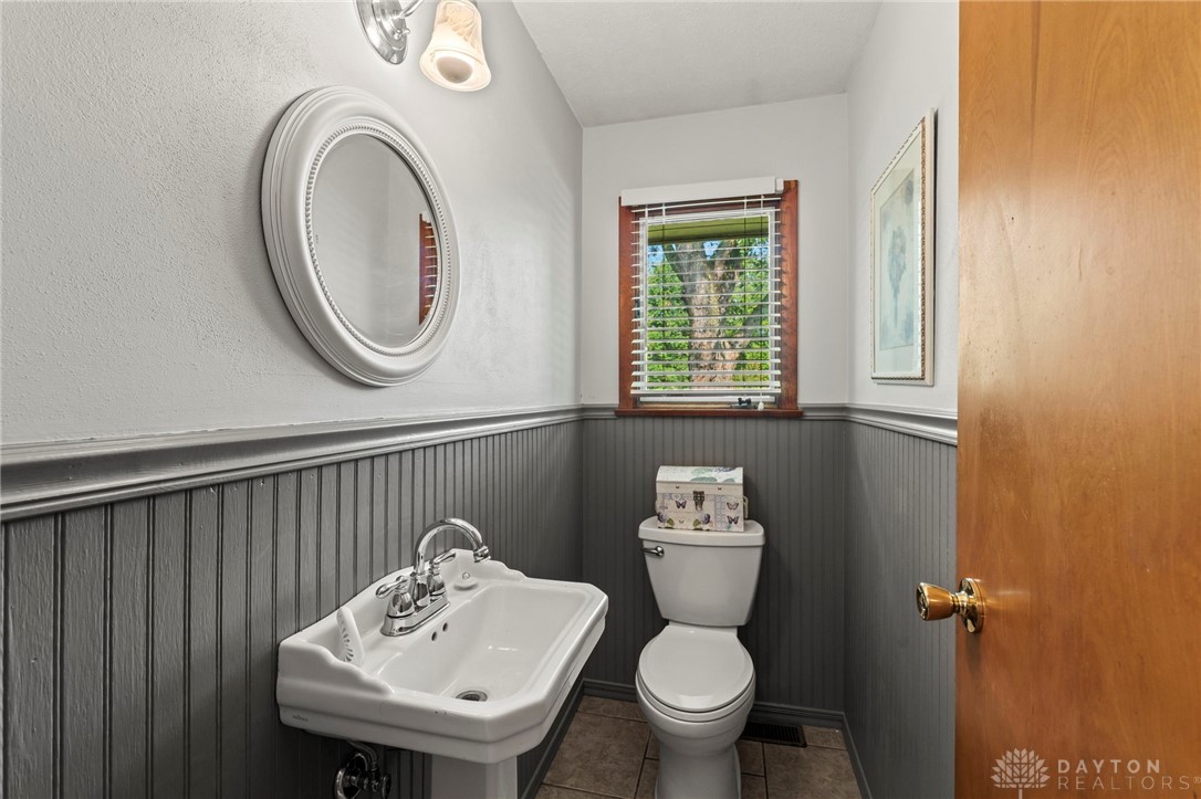 8423 Red Lion 5 Points Road