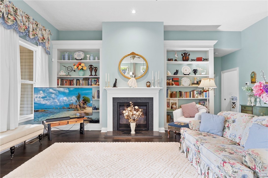 1567 Sierra Vista Way