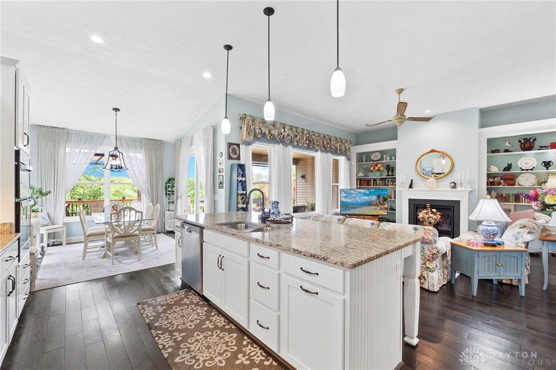 1567 Sierra Vista Way