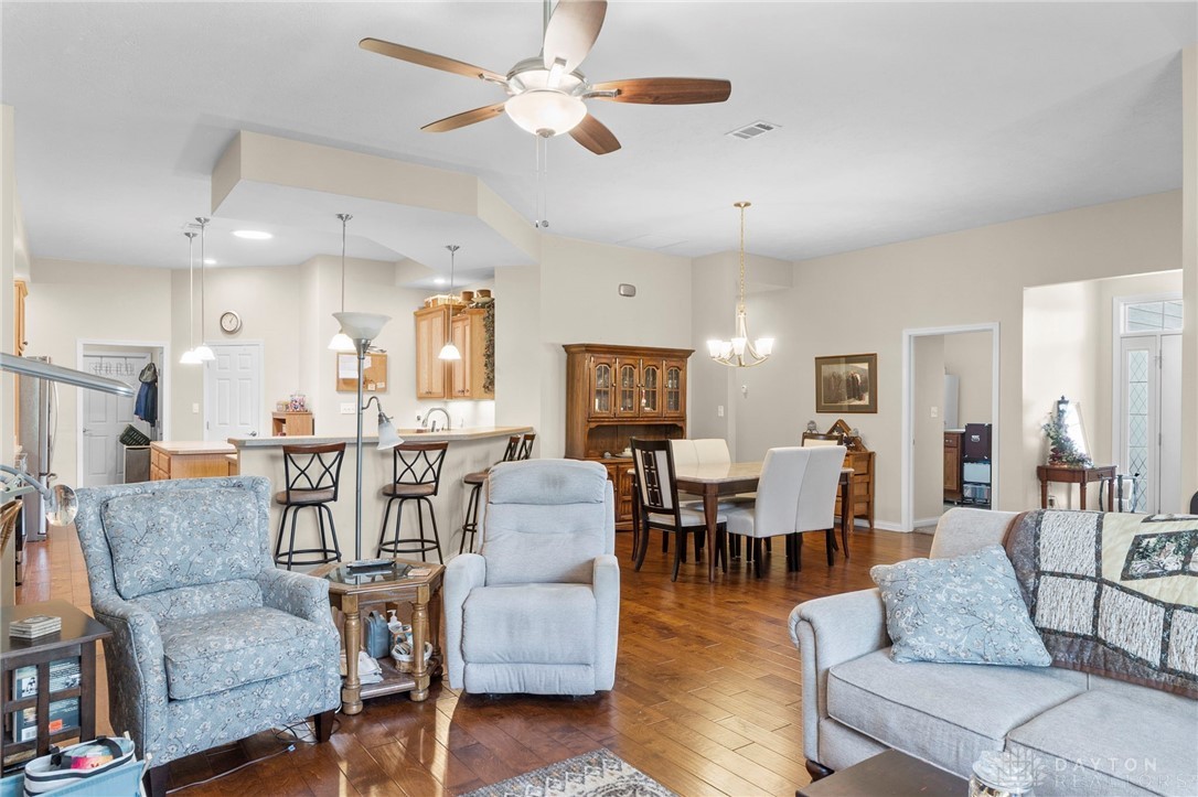 7035 Creekside Circle