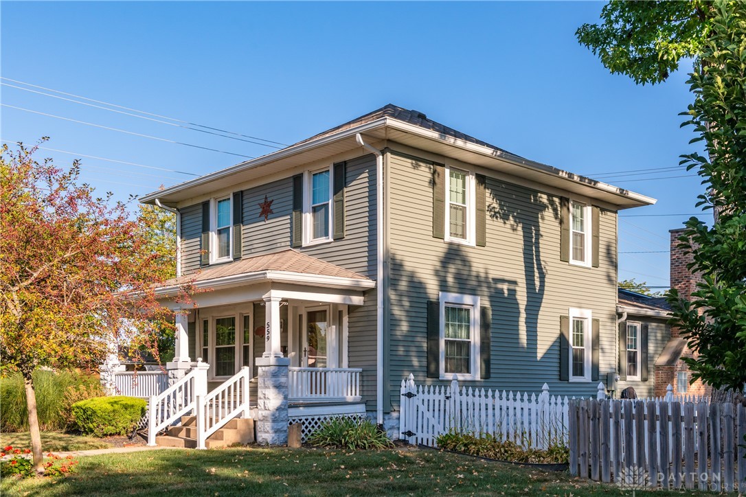 559 W Broadway Street