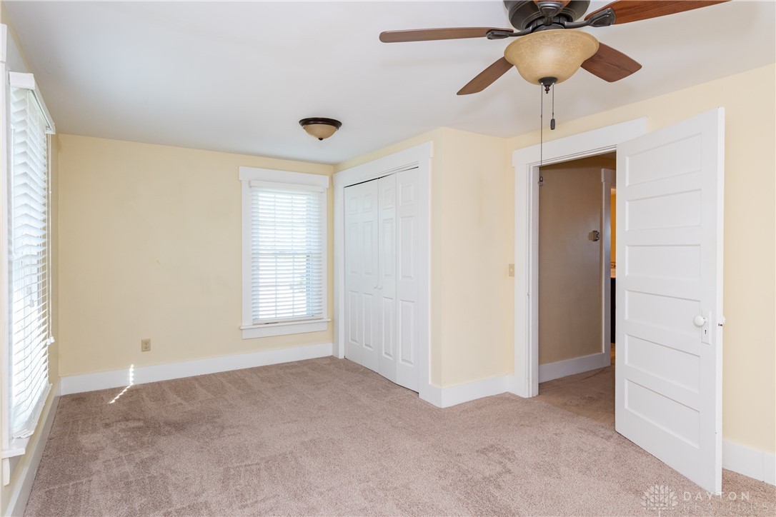 559 W Broadway Street