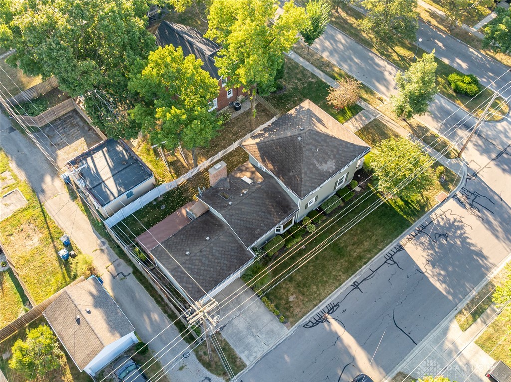 559 W Broadway Street