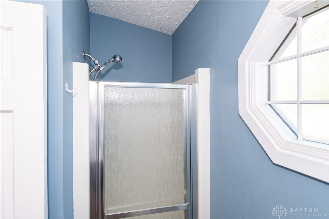 559 W Broadway Street