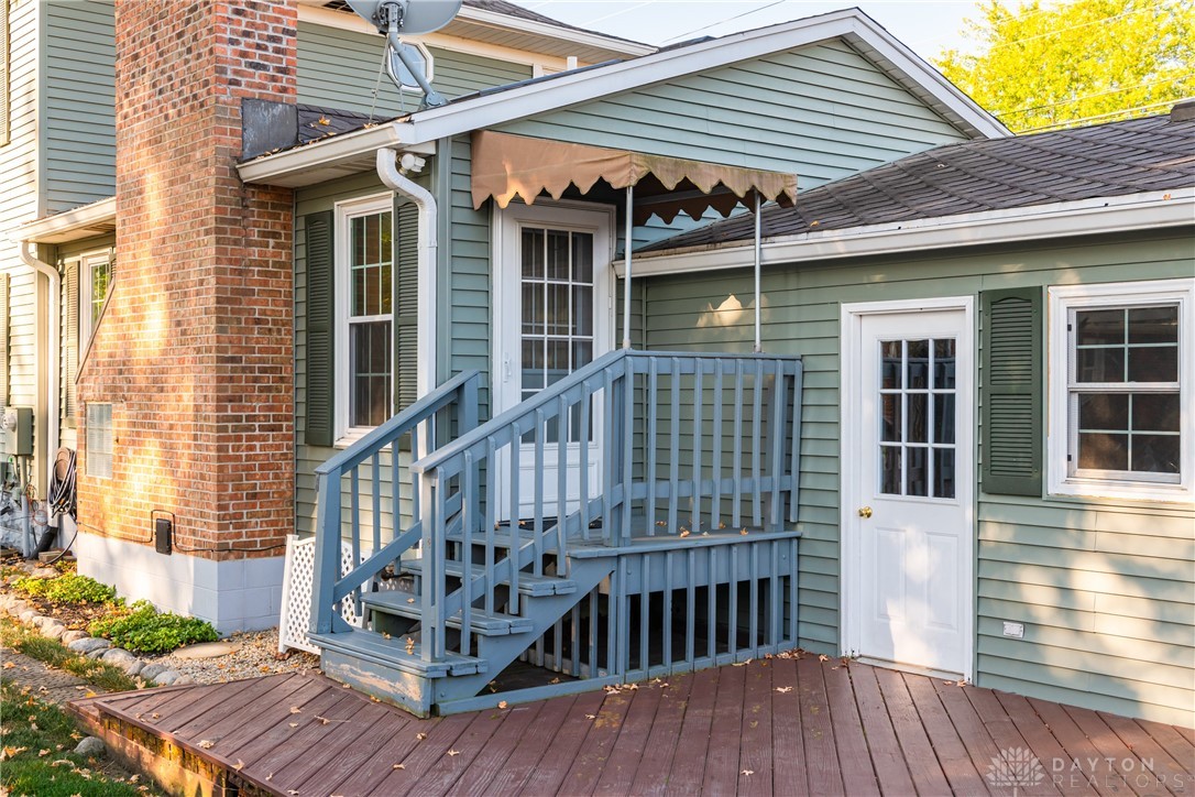 559 W Broadway Street