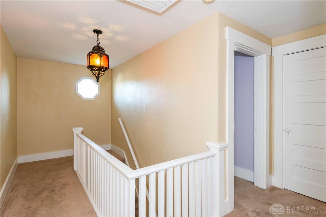 559 W Broadway Street