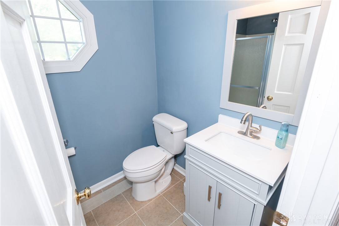 559 W Broadway Street