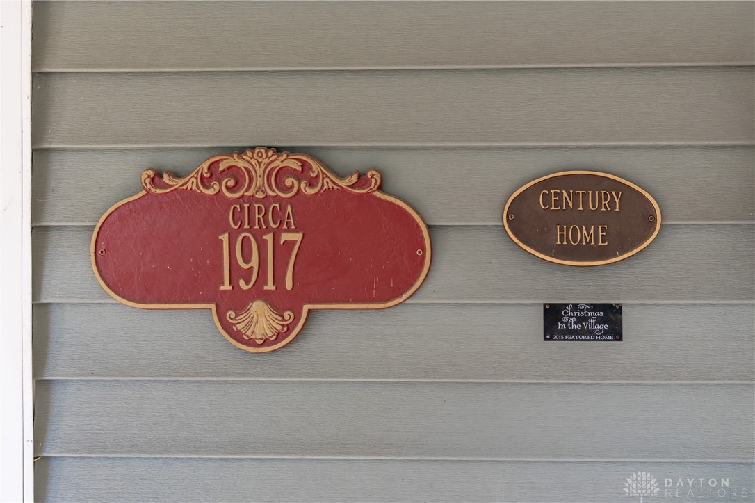 559 W Broadway Street