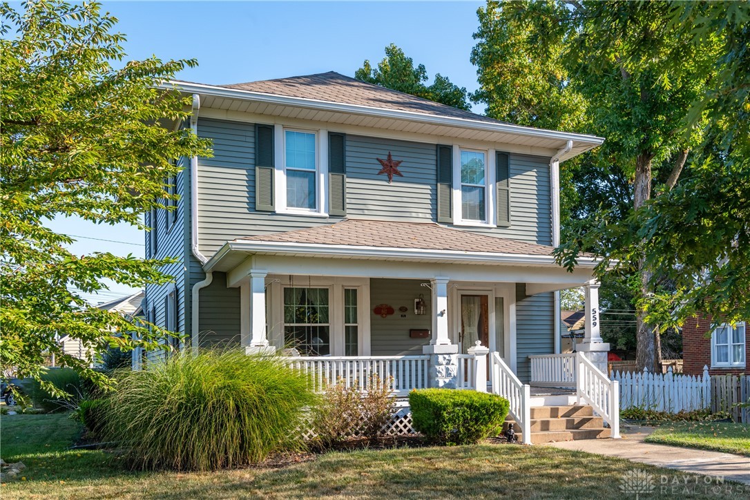 559 W Broadway Street