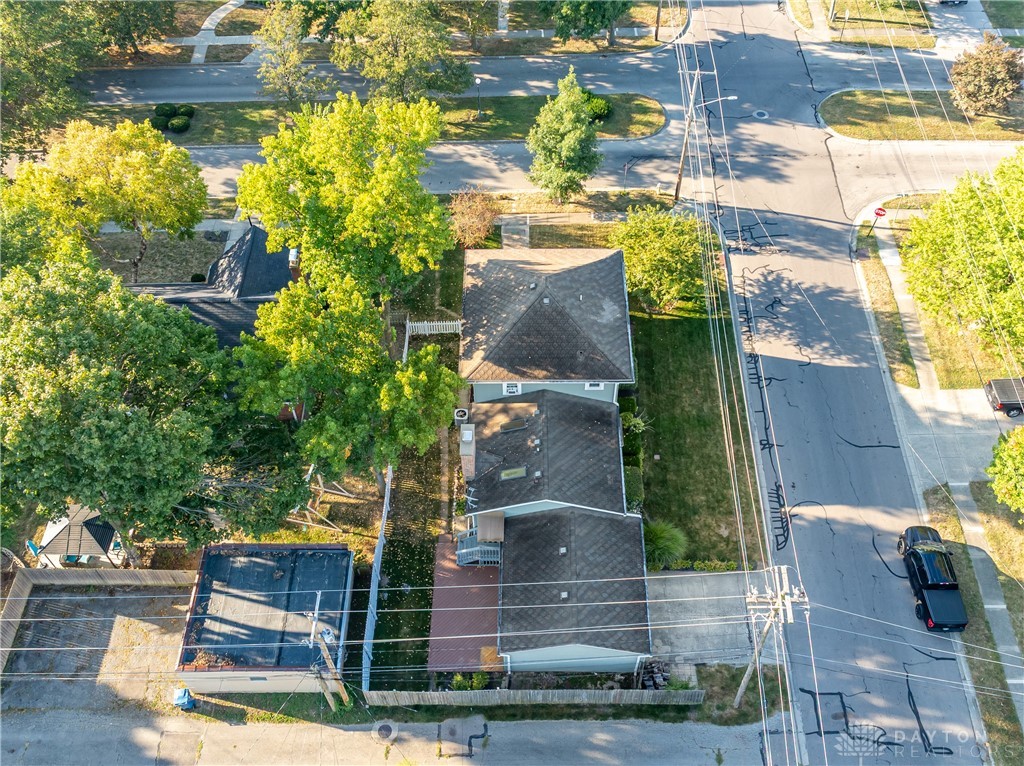 559 W Broadway Street