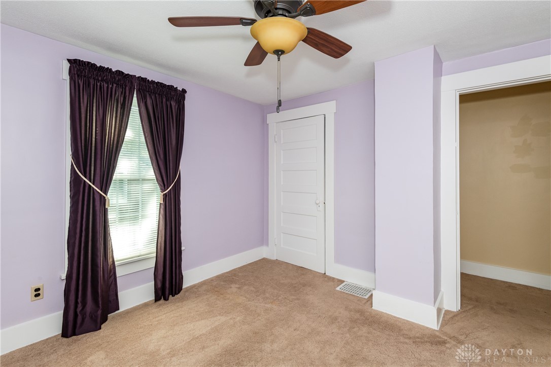 559 W Broadway Street