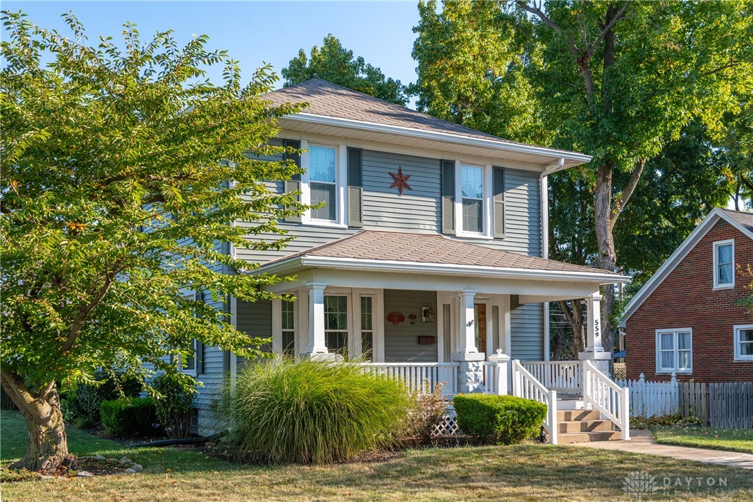 559 W Broadway Street