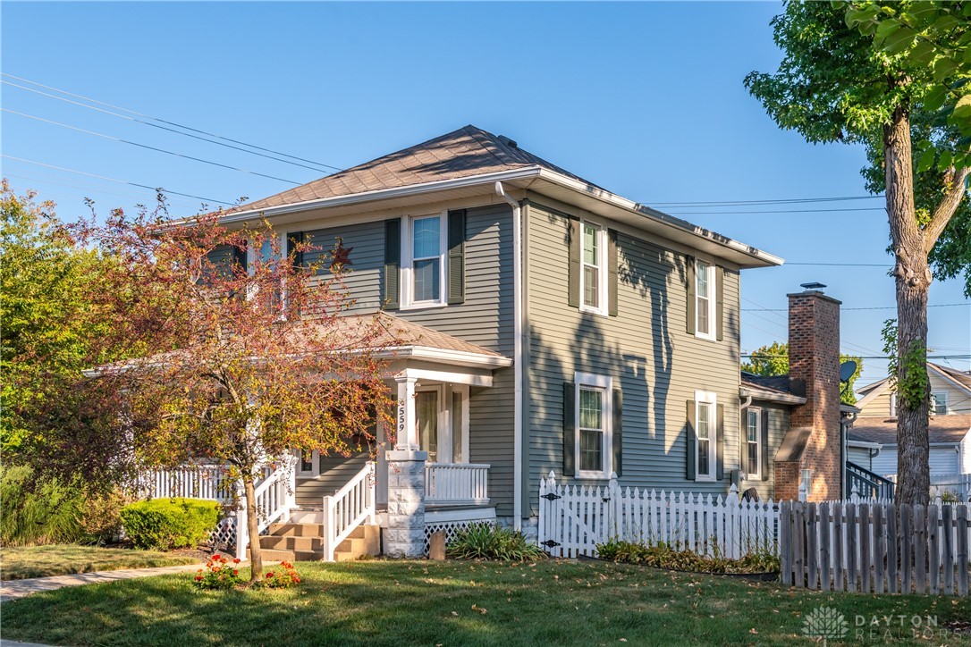 559 W Broadway Street