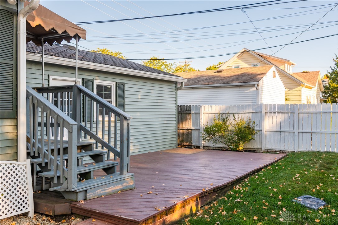 559 W Broadway Street