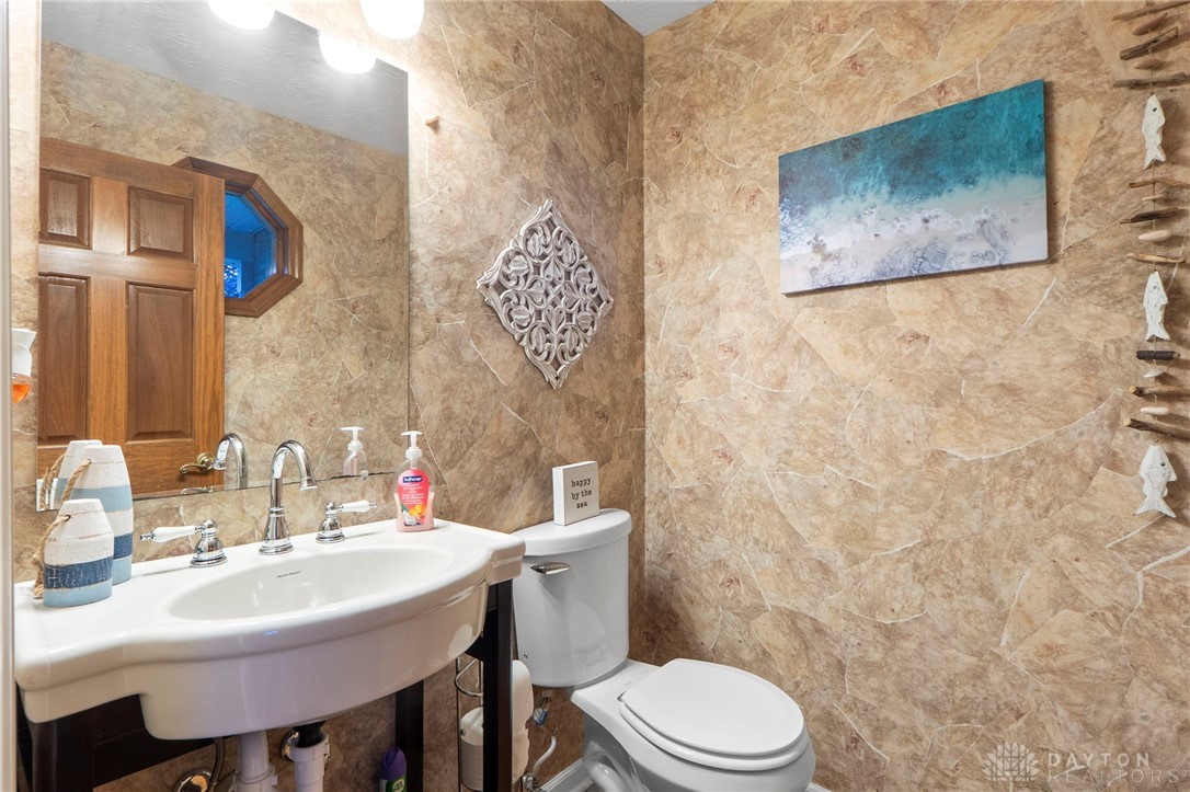 5201 Clearcreek Trail