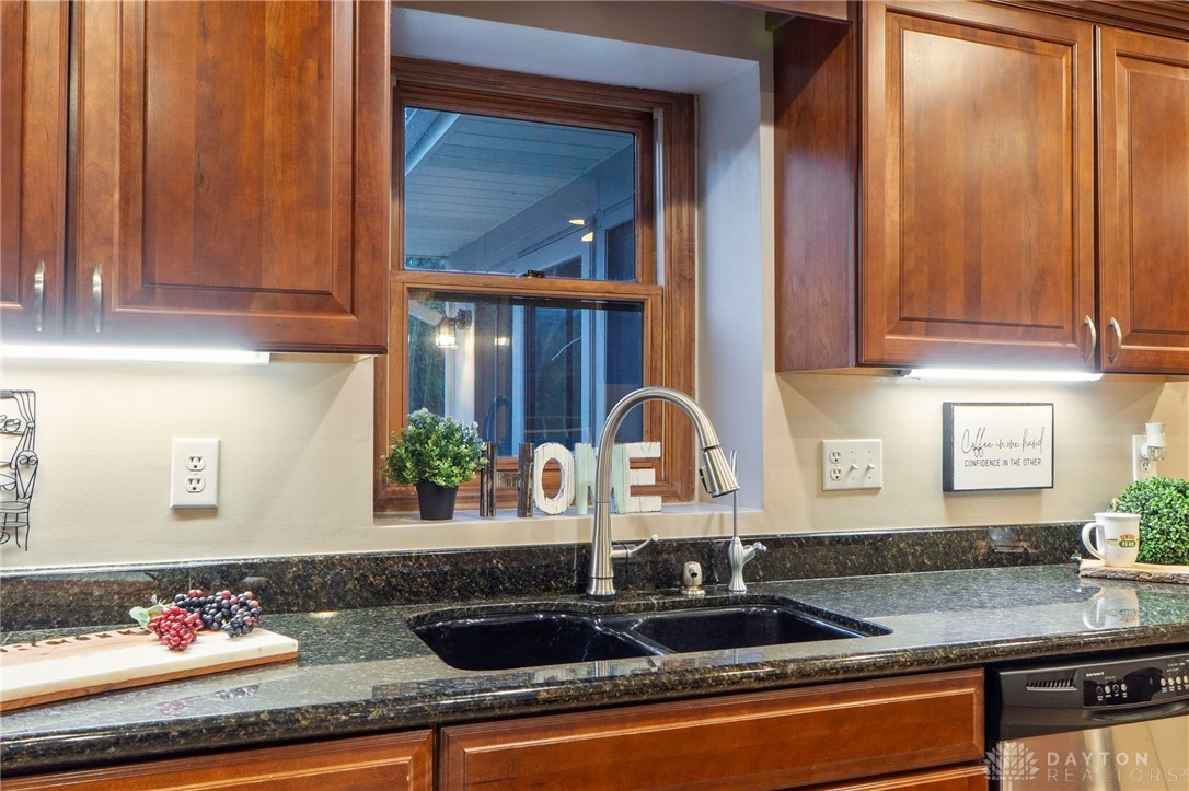 5201 Clearcreek Trail