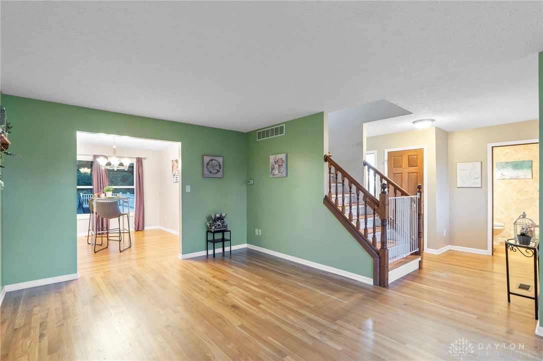 5201 Clearcreek Trail