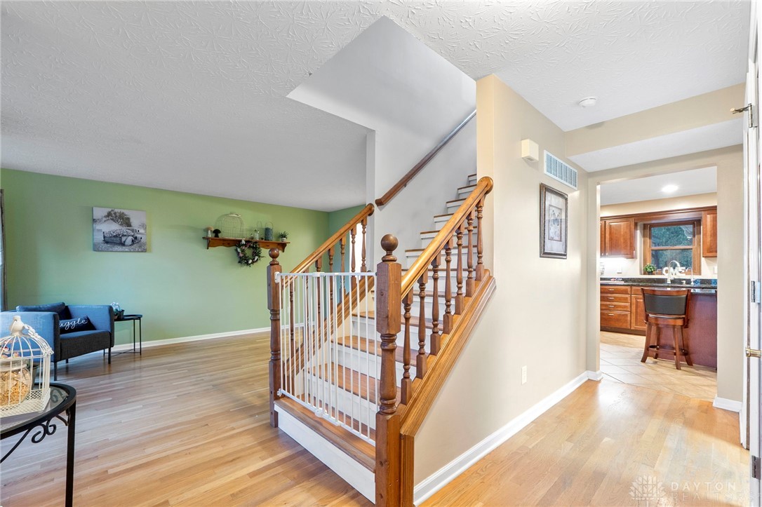 5201 Clearcreek Trail