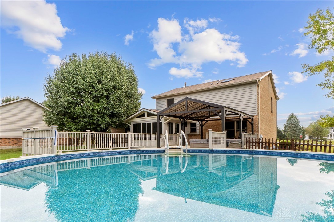 5201 Clearcreek Trail