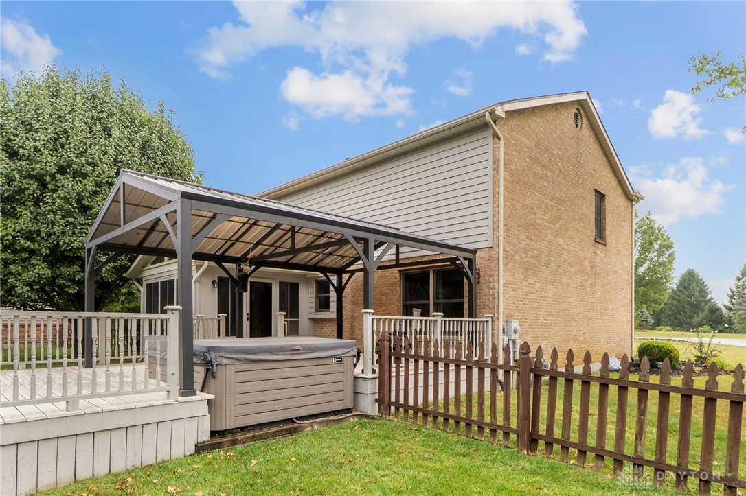 5201 Clearcreek Trail