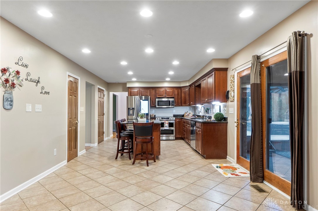 5201 Clearcreek Trail