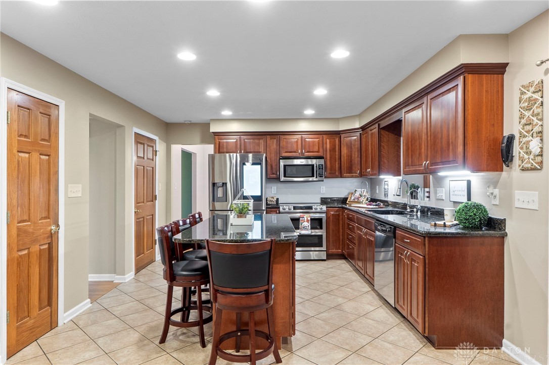 5201 Clearcreek Trail