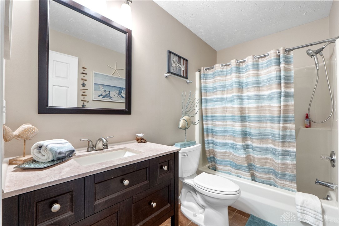 5201 Clearcreek Trail