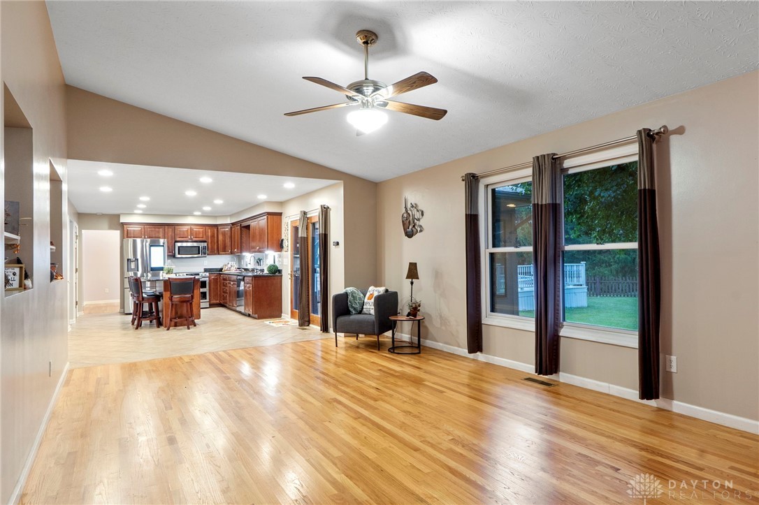 5201 Clearcreek Trail