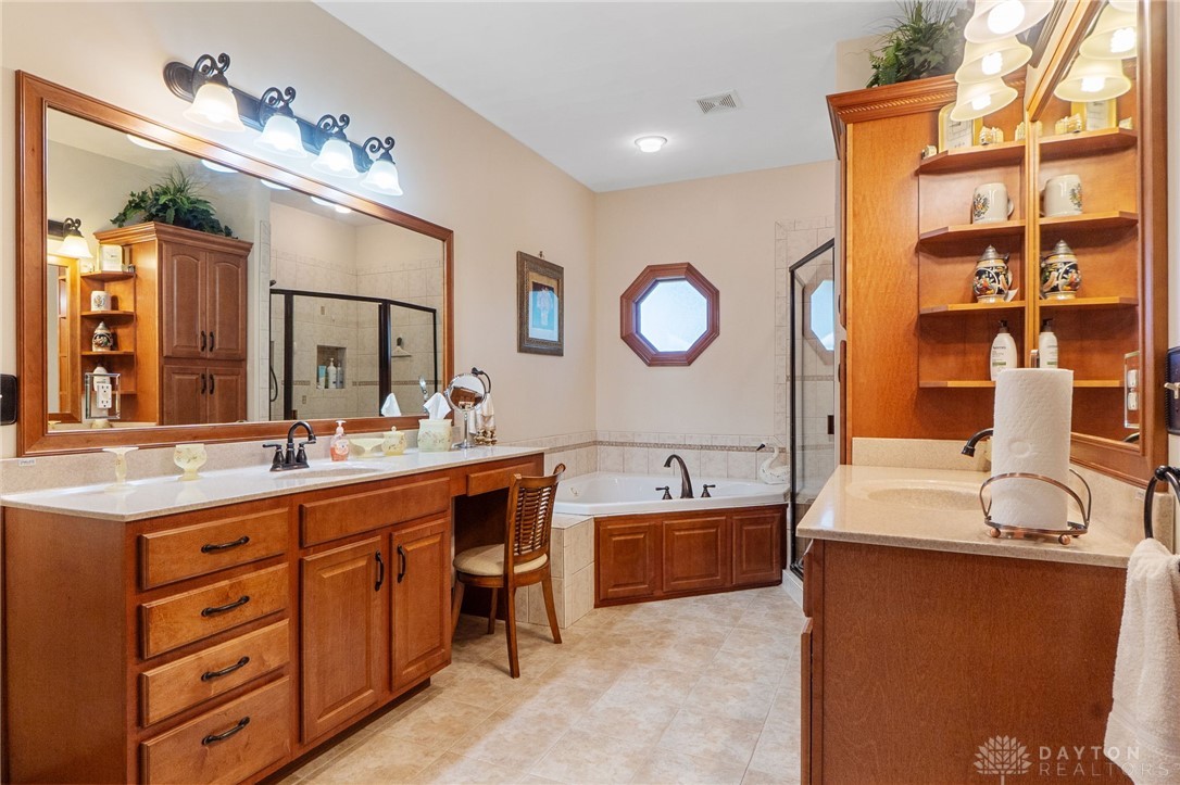 1547 Yellow Rose Court