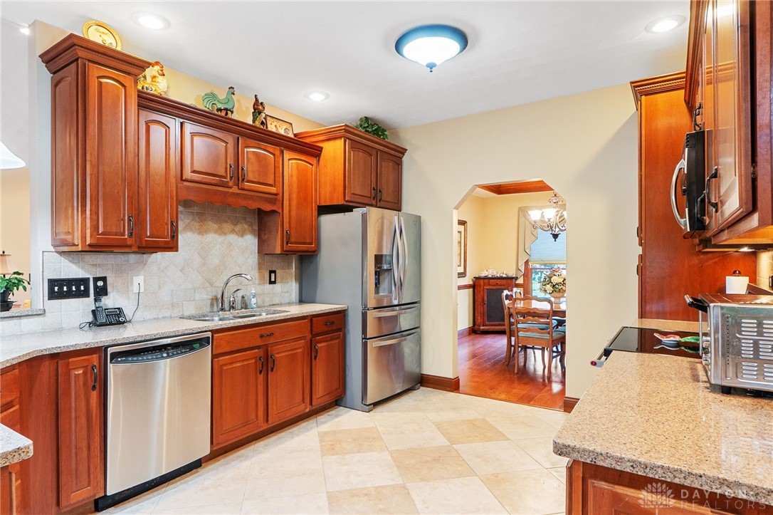 1547 Yellow Rose Court