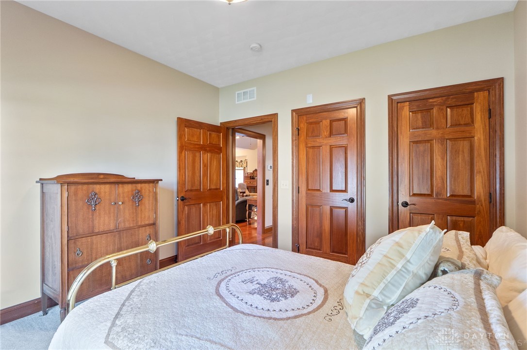 1547 Yellow Rose Court