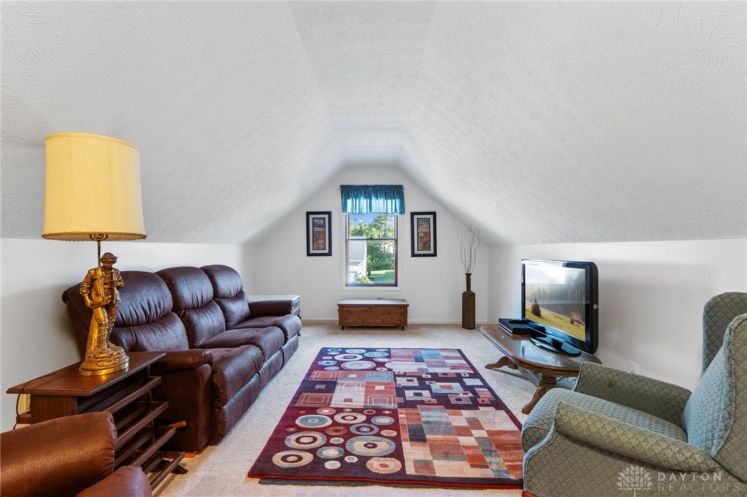 1547 Yellow Rose Court