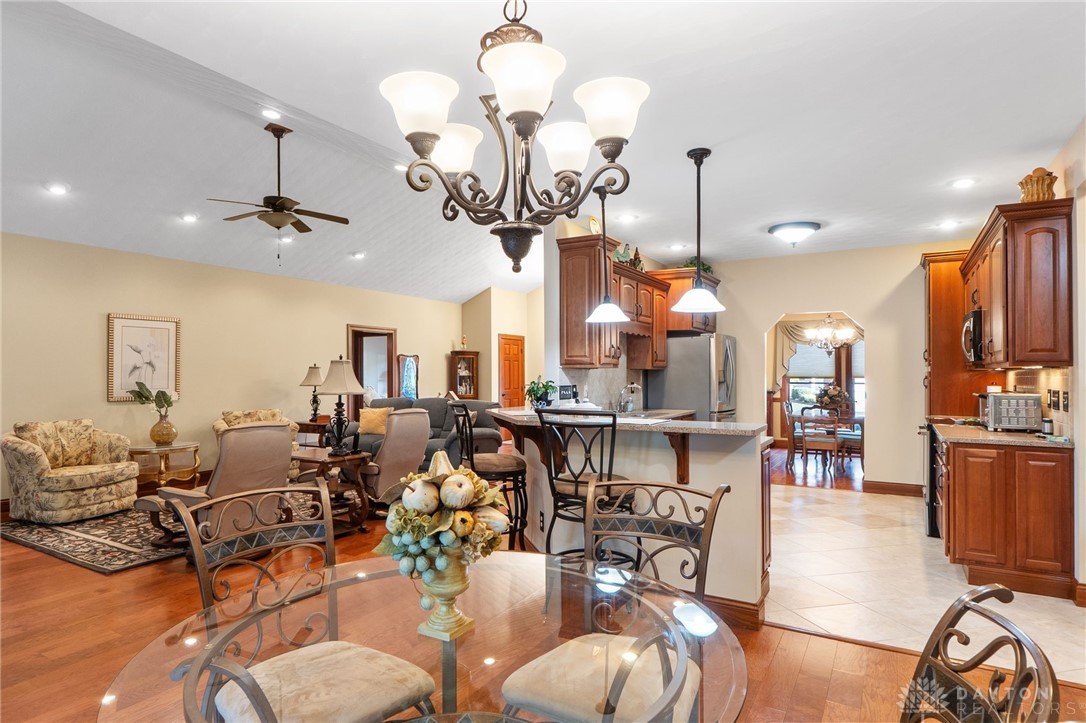 1547 Yellow Rose Court