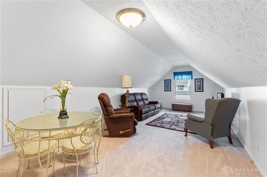 1547 Yellow Rose Court